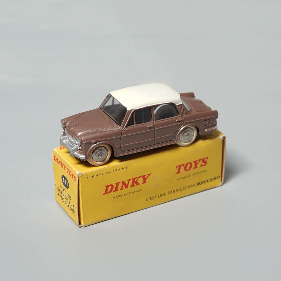 Dinky 531 Fiat 1200 grand vue bronze & cream