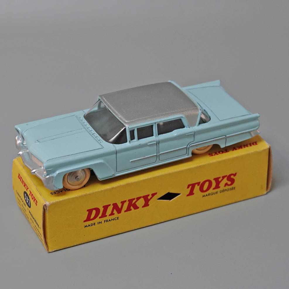 Dinky 532 Lincoln Premier blue silver roof