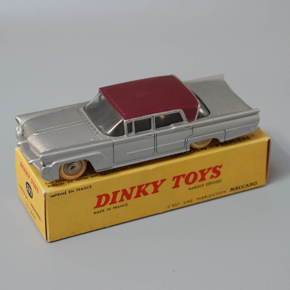 Dinky 532 Lincoln Premier silver plum roof Scarce
