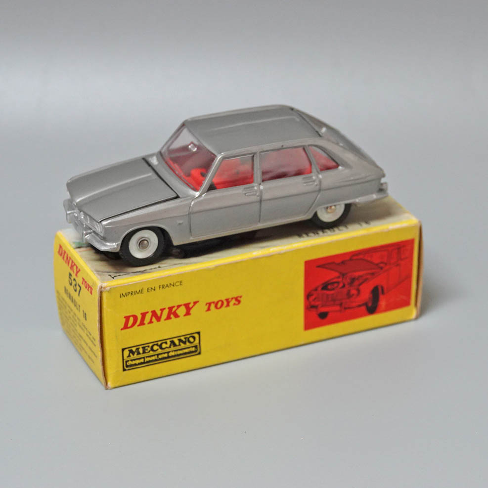 Dinky 537 Renault 16 in silver