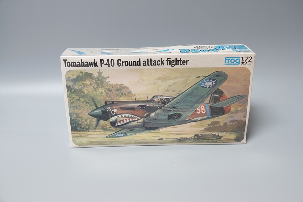NEW:Frog F428 Tomahawk P40 ground attack fighter
