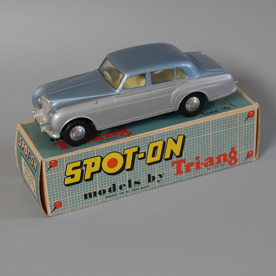 Spot-on 102 Bentley Saloon Pale Metallic Blue / Silver