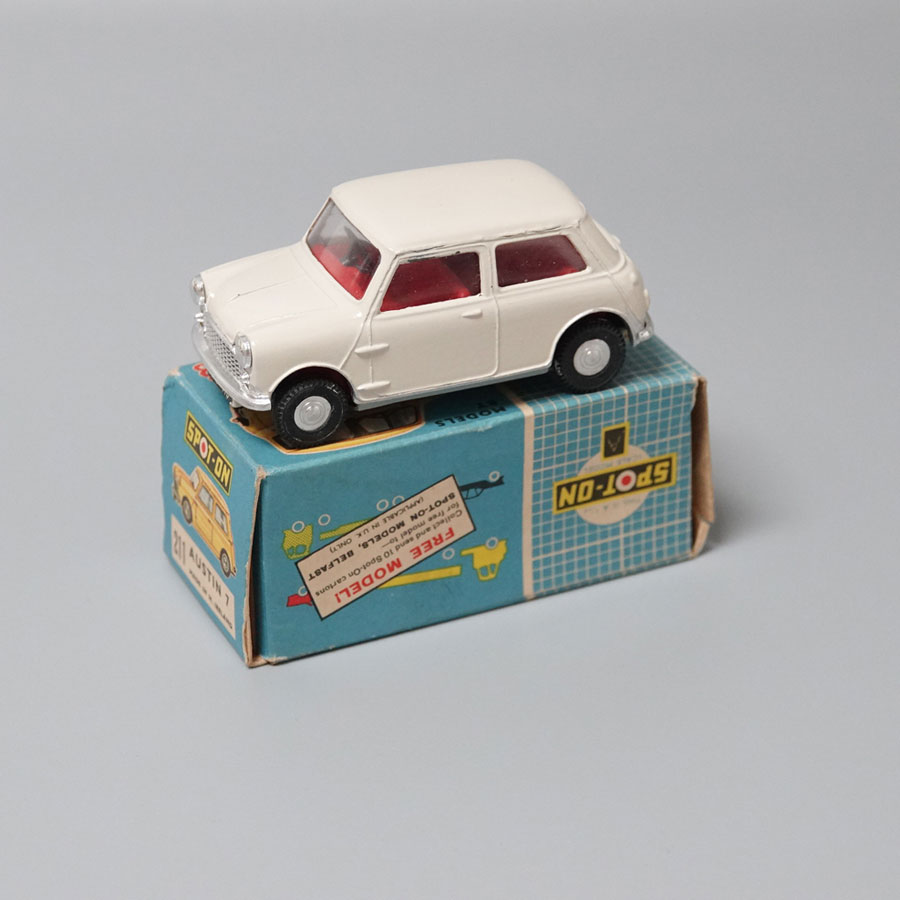 Spot-on 211 Austin 7 in Ivory (Scarce)