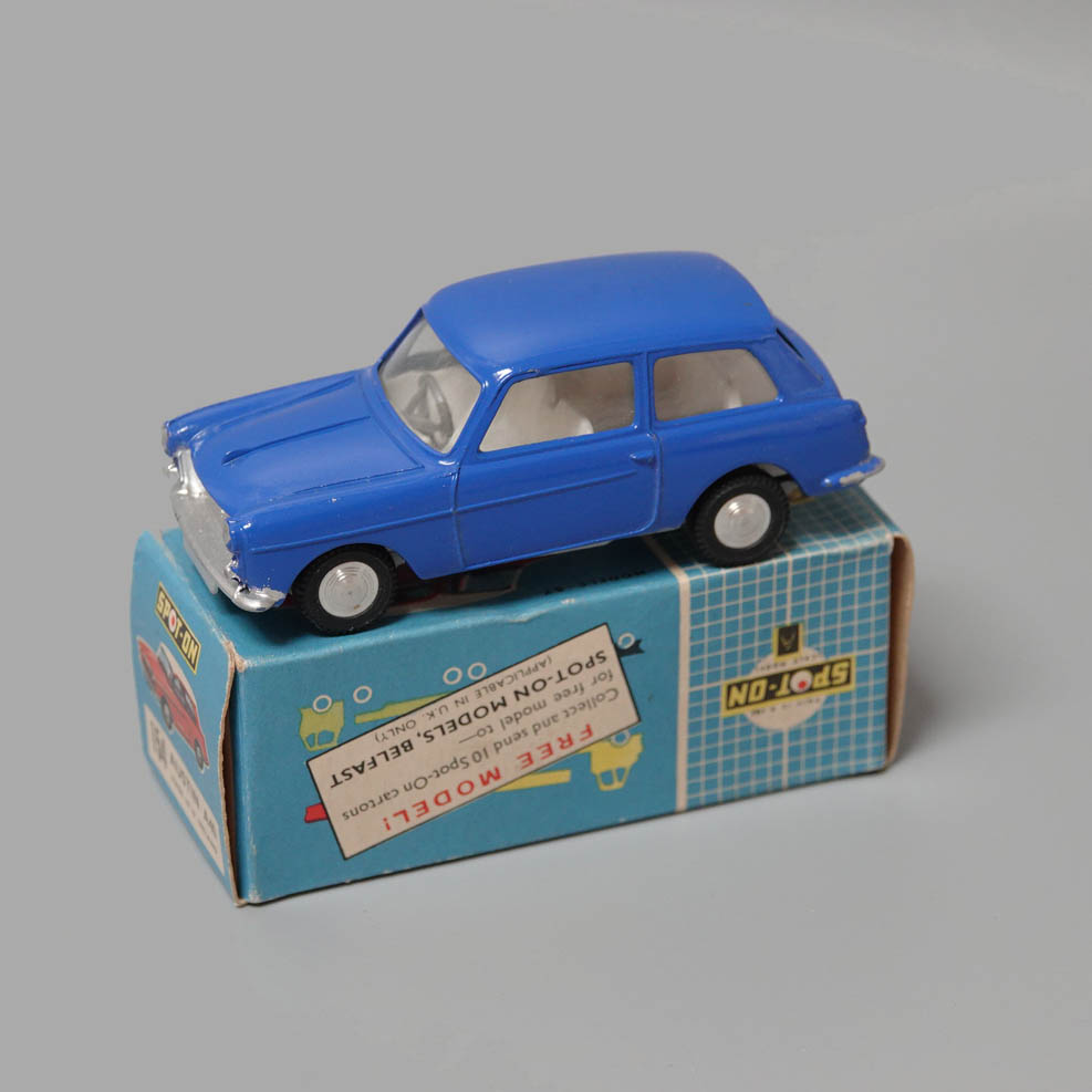 Spot-on 154 Austin A40 in bright blue (Scarce)