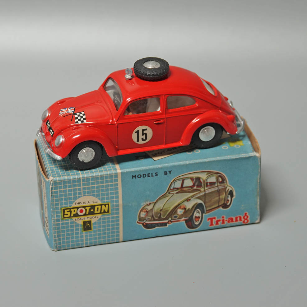 Spot-on 195 Volkswagen Beetle in red