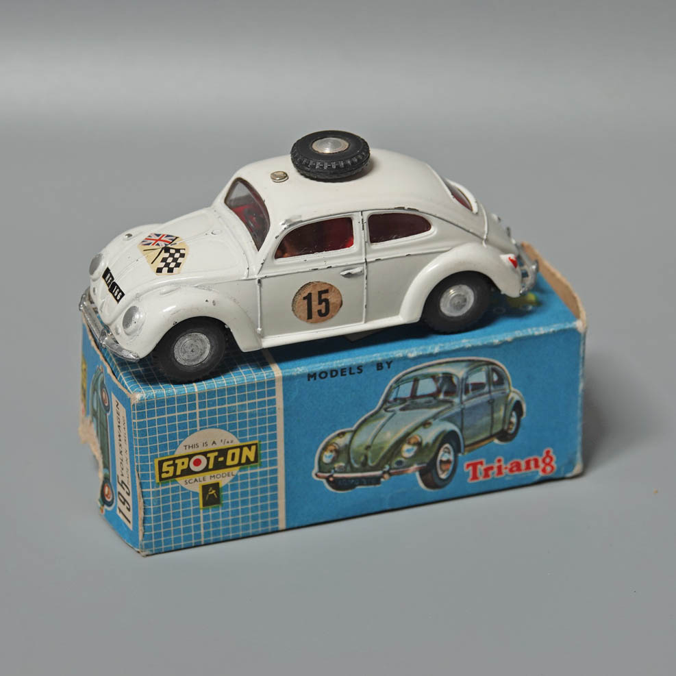 Spot-on 195 Volkswagen Beetle in white (scarce)